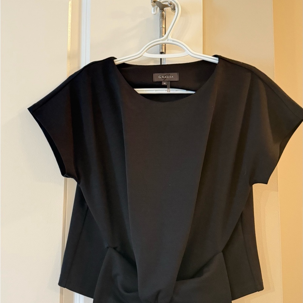 Gracia Black Short Sleeve Women's Top